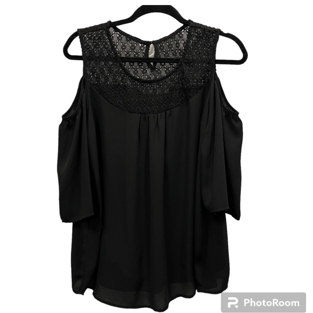 SIGNATURE COLLECTION flowy femine cold shoulder sheer blouse size large